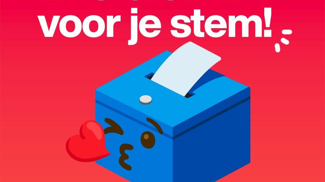 Poster. Achtergrond gradiënt van rood tot oranje. Bovenaan een emoji van een brandend hartje. Daaronder in wit groot de tekst "Bedankt voor je stem!" Daaronder een cartoon van een blauwe stembus met een gezichtje dat een hartje kust. Daardoor in wit de tekst "Steun ons. Word lid." Daaronder in een wit kader het logo "GroenLinksPvdA" in groen en rood.