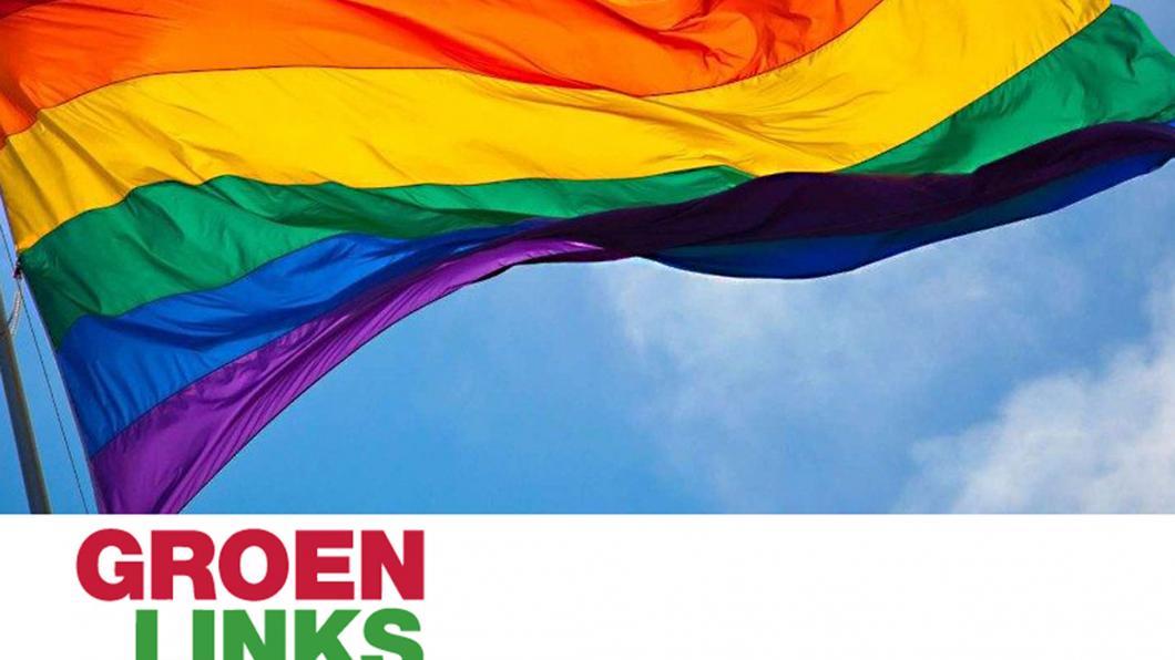 Regenboogvlag te Uden regenboogvlag-Uden
